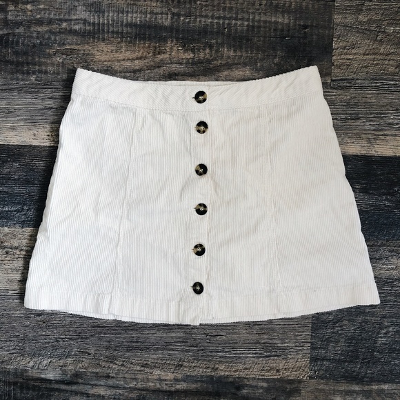Corduroy Tortoise Buttoned Mini Skirt - Picture 2 of 7